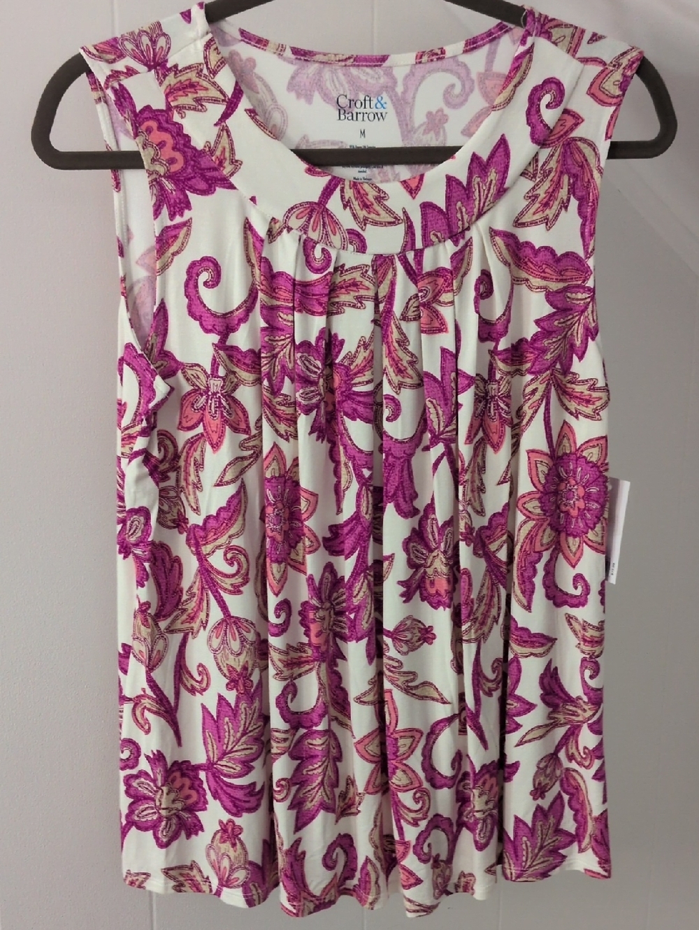 croft & barrow White Sleeveless Top with Magenta Floral Print